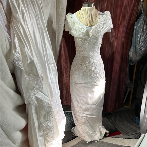 Mon Cheri White Sheath Wedding Gown with Flutter Sleeves with veil and train